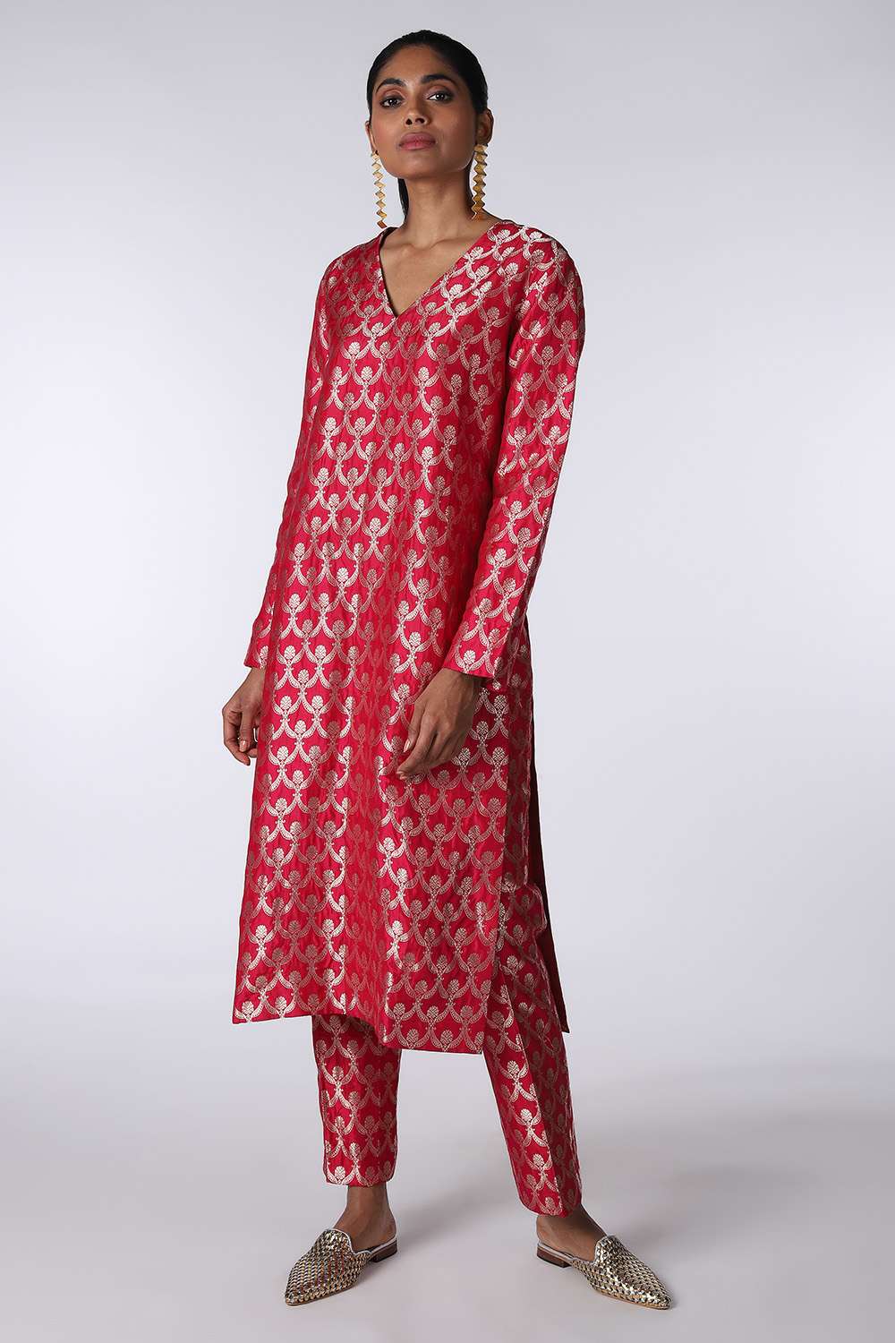 EMPRESS PITARA Salwar Suits and Sets  Buy EMPRESS PITARA Ivory Brocade  Kurta And Pant With Bandhani Dupatta Set of 3 Online  Nykaa Fashion