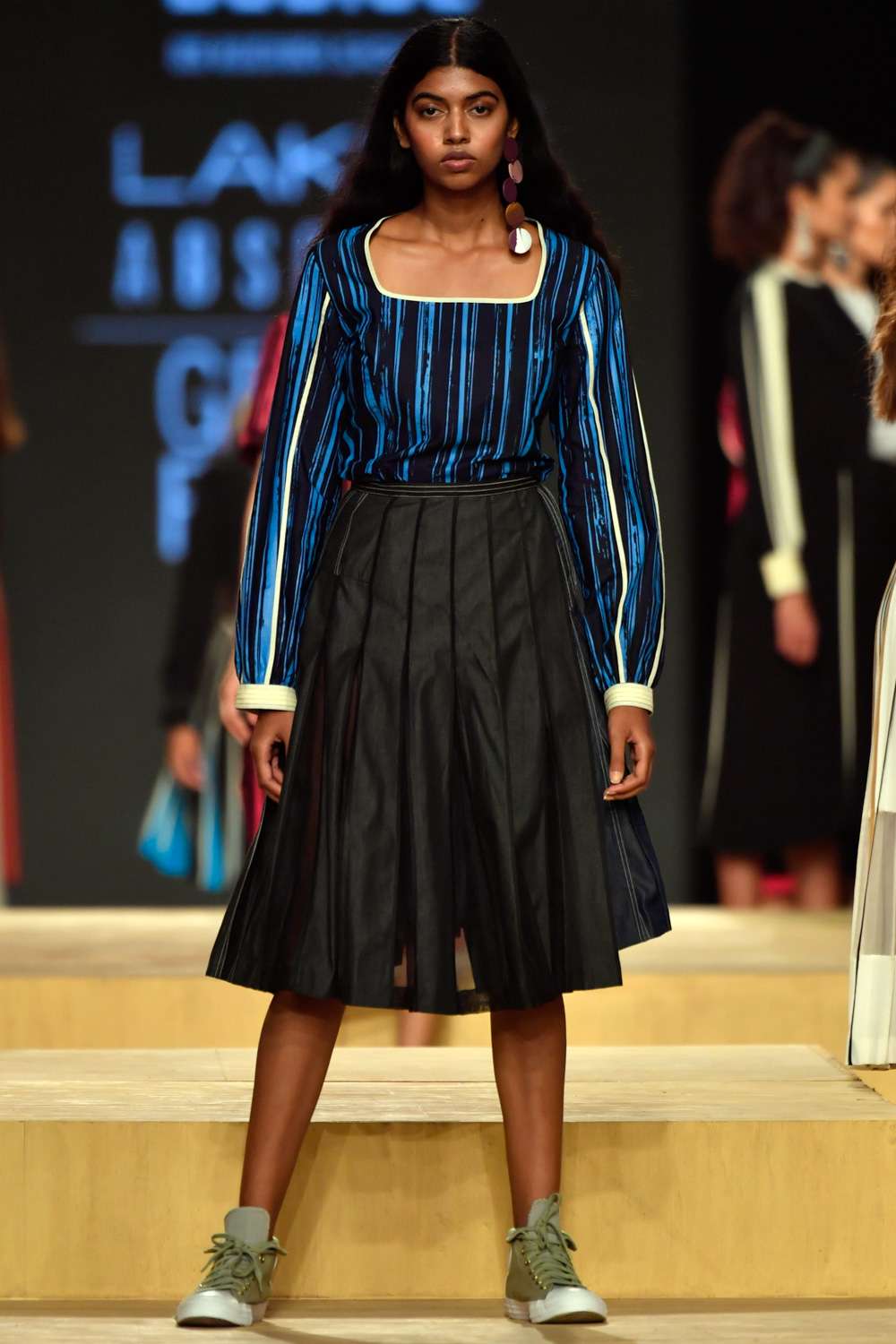 108-bodice18-1.jpg