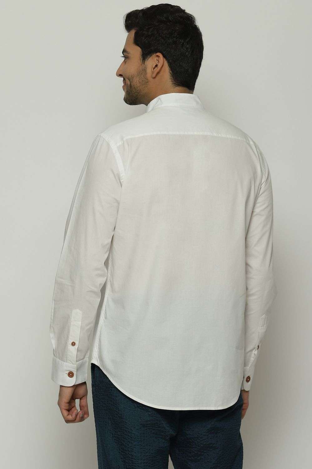 Buy Abraham Thakore Men Soft White 100% COTTON POPLIN Shirts - Main Image