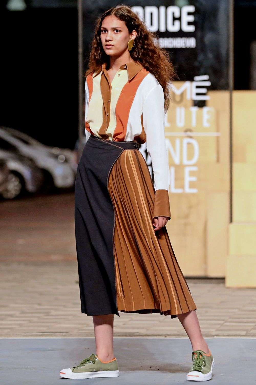 Pleated silk skirt with denim overlap