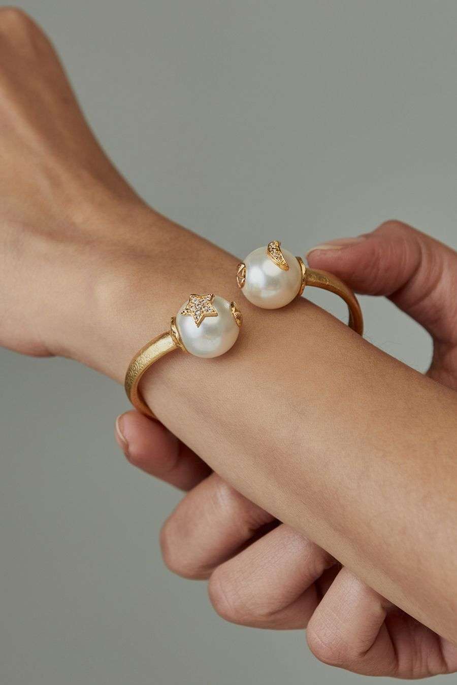 Gold Swarovski star bangle