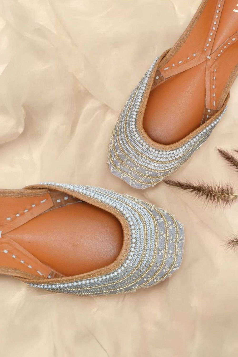 Cloud Grey Silk Embroidered Stardust Juttis