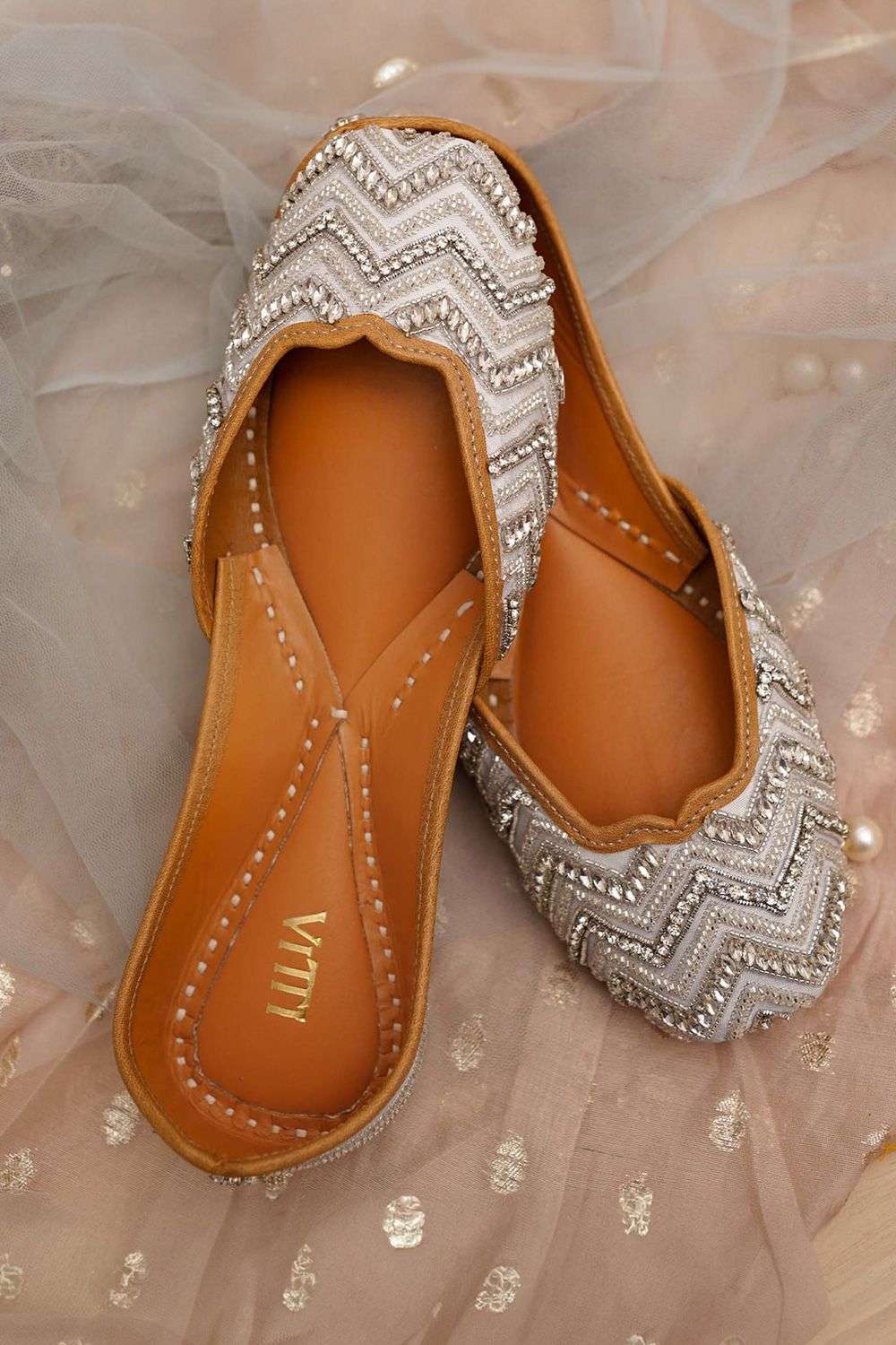 Bluish White Silver Dreams Juttis