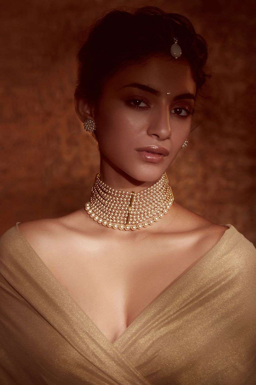 Layered Pearl choker