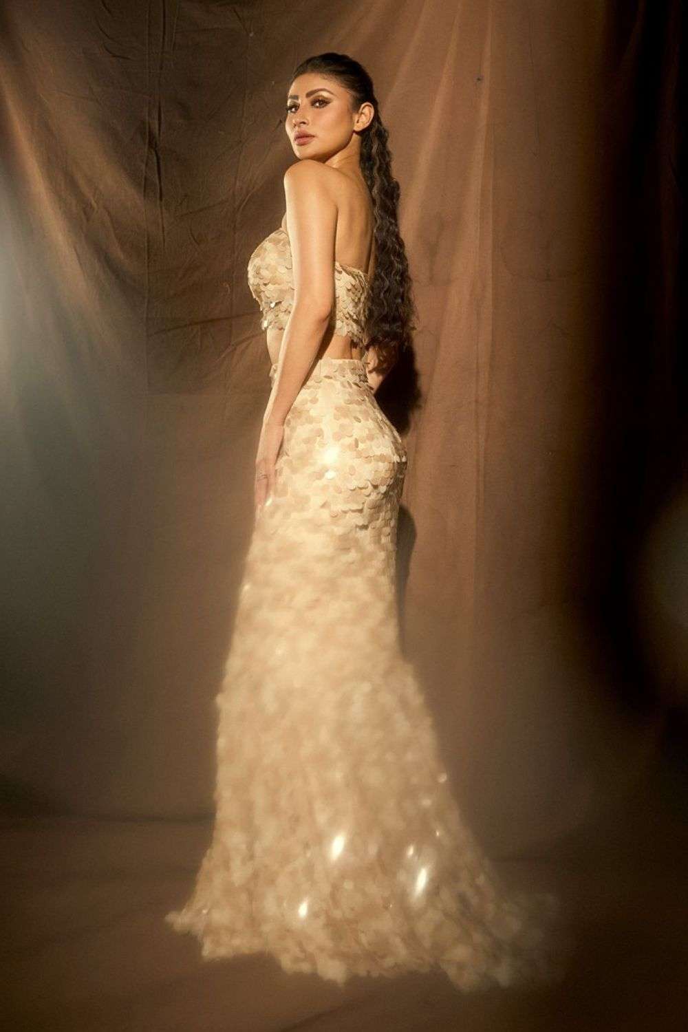 Buy 431-88 by Shweta Kapur Soft Beige Sequins Handmade Sequin