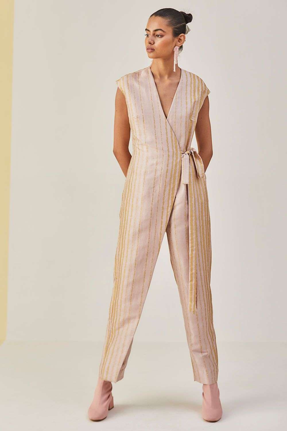 RP-M {Find Your Love} Black Striped Jumpsuit Tie Front – Southern Vogue