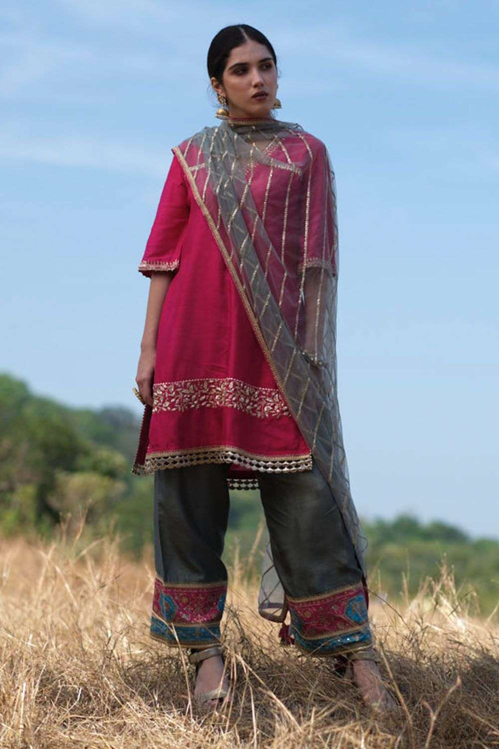 60% OFF on Anouk Ethnic Motifs Viscose Rayon Short Kurti with Flared Pants  on Myntra | PaisaWapas.com