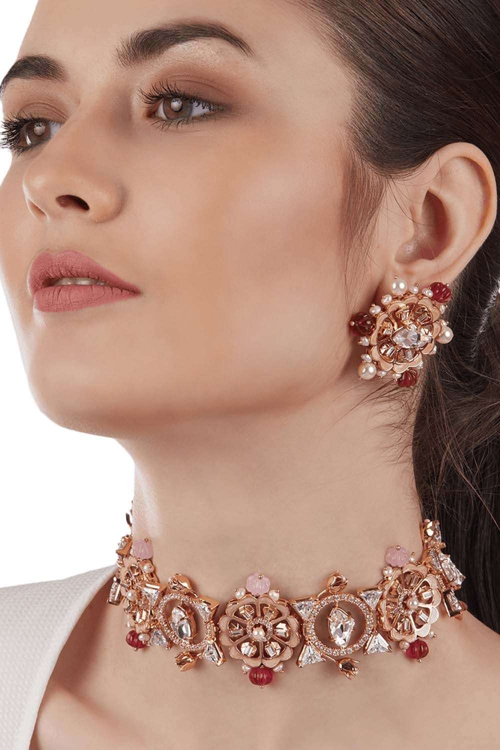 Floral motif choker necklace