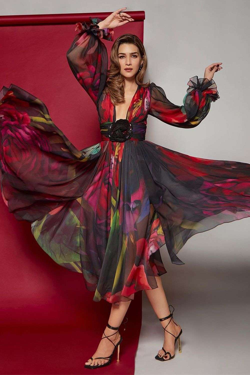 Buy Gauri Nainika Soft Black Crinkled Chiffon Dresses