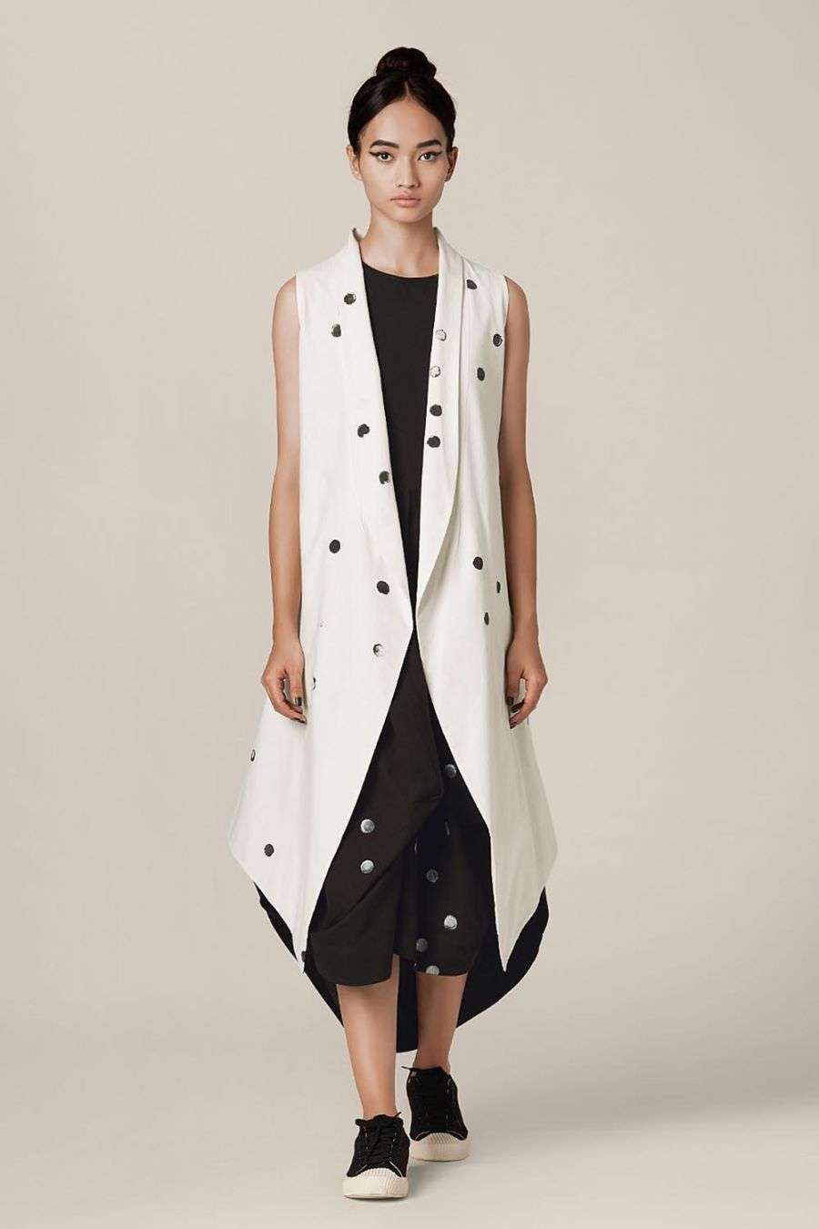 white sleeveless jacket