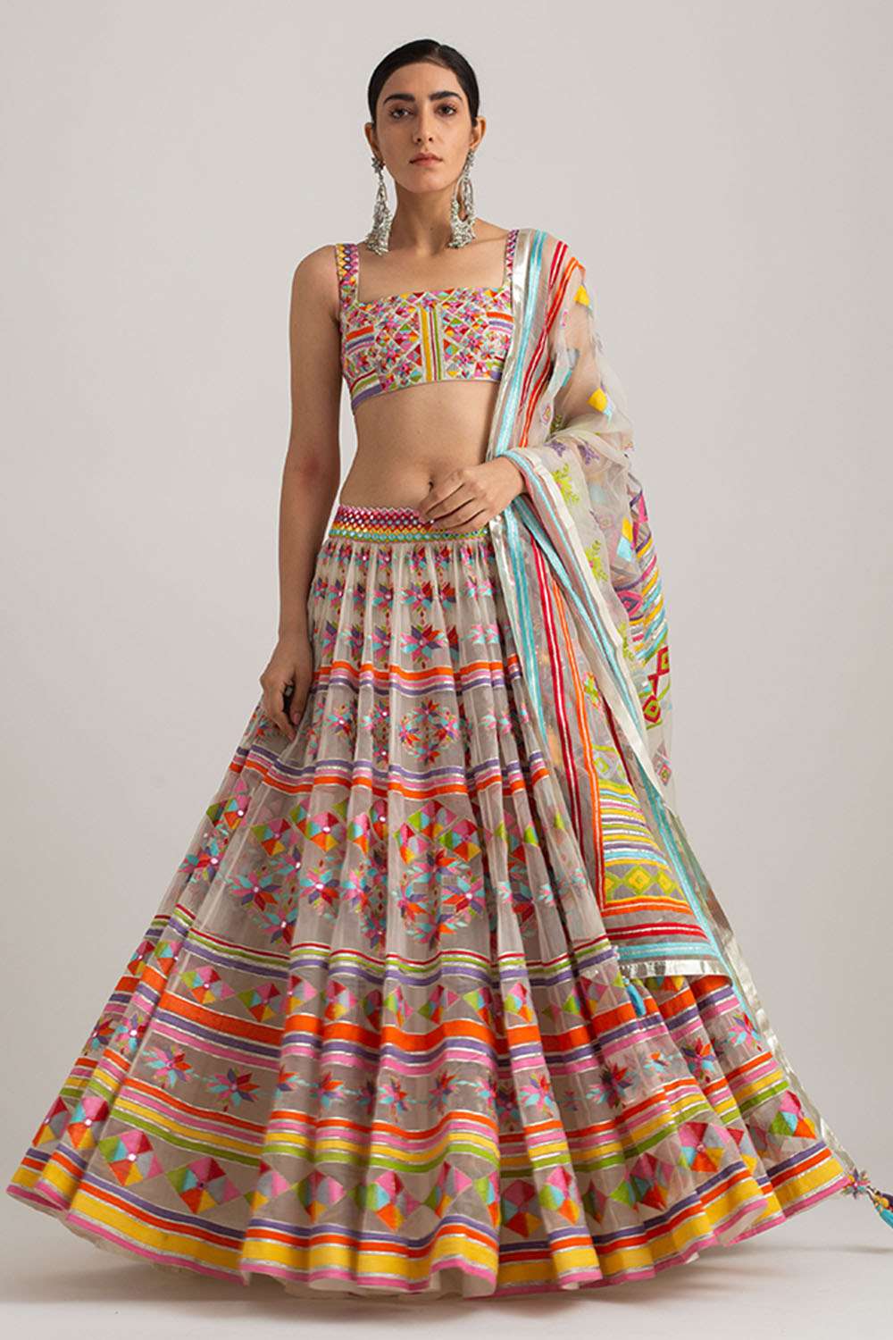 Aggregate more than 145 phulkari lehenga choli online super hot