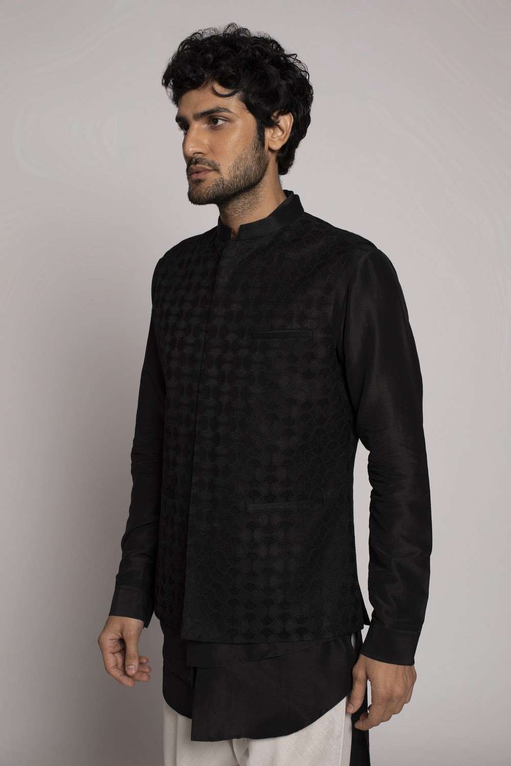 Buy Rohit Gandhi Rahul Khanna Men Soft Silk Thread embroidery