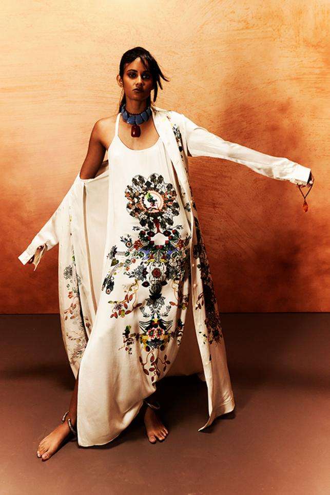 Buy AK-OK by Anamika Khanna Soft Red 100% Silk Jacket Sets