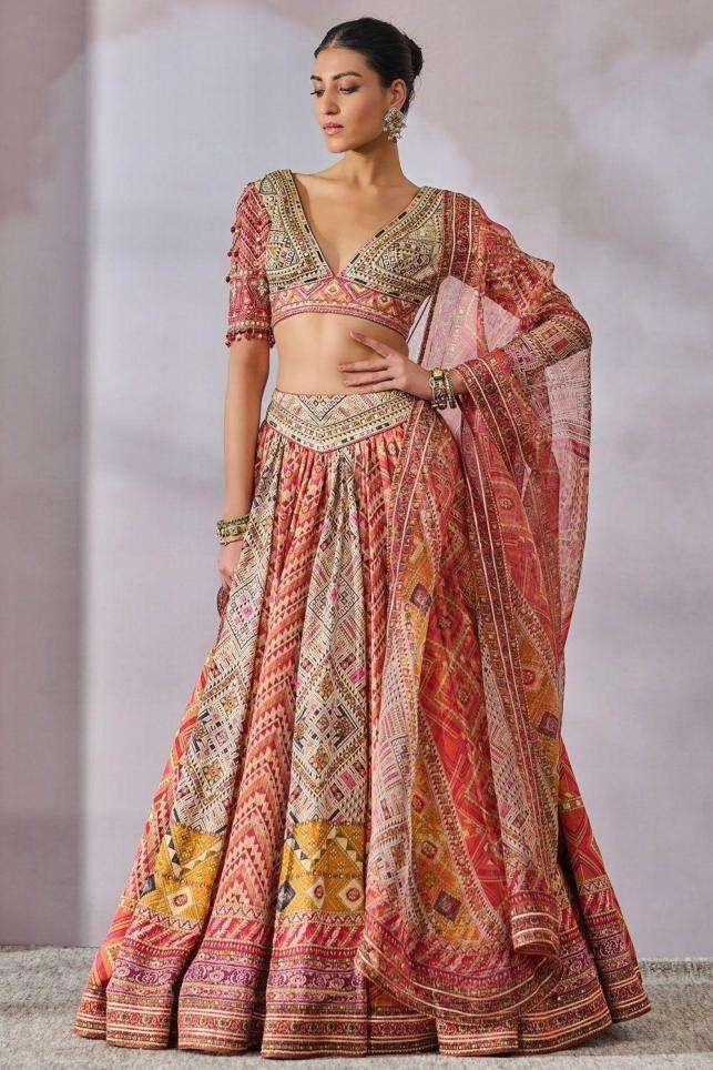 新品 TARUN TAHILIANI アンサンブル インド製 新品 TARUN TAHILIANI アンサンブル インド製