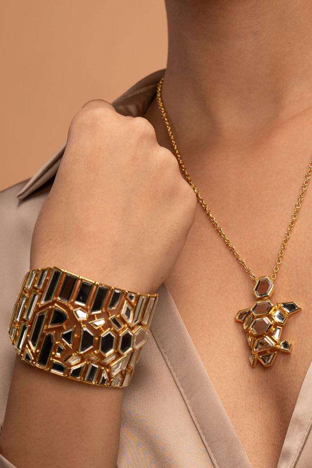 Shop Flexure Diamond Bracelet Online | CaratLane US