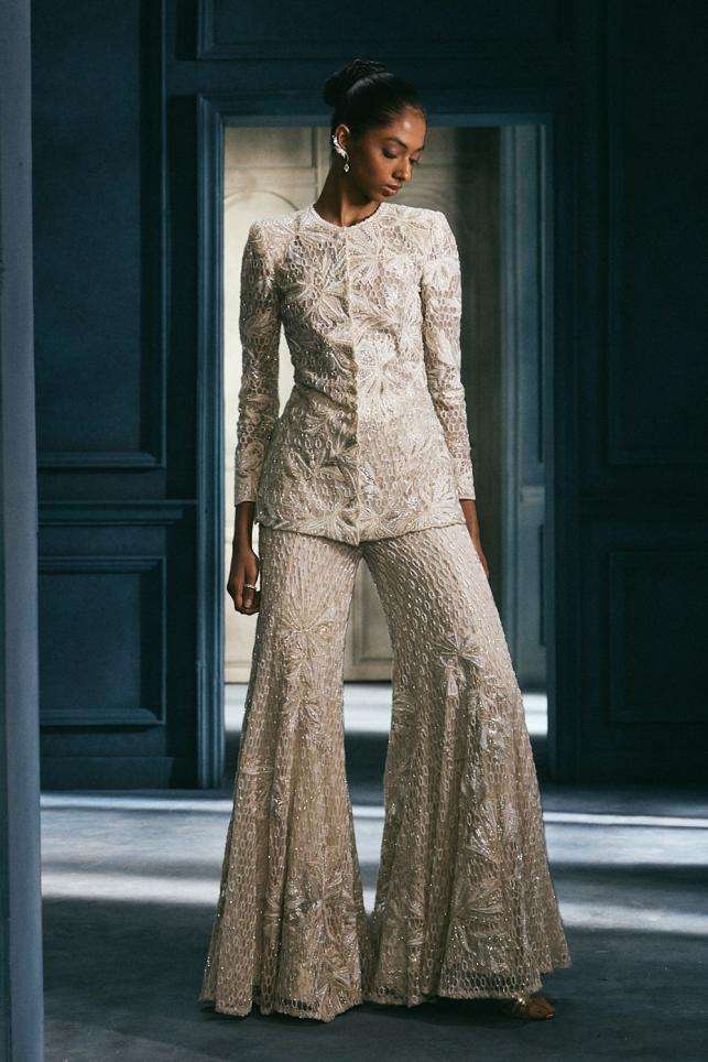 Blumarine シルク100% 半袖ニット リボン装飾 ブラック Buy Ritika Mirchandani Soft Ivory Crepe, Double Georgette, Net