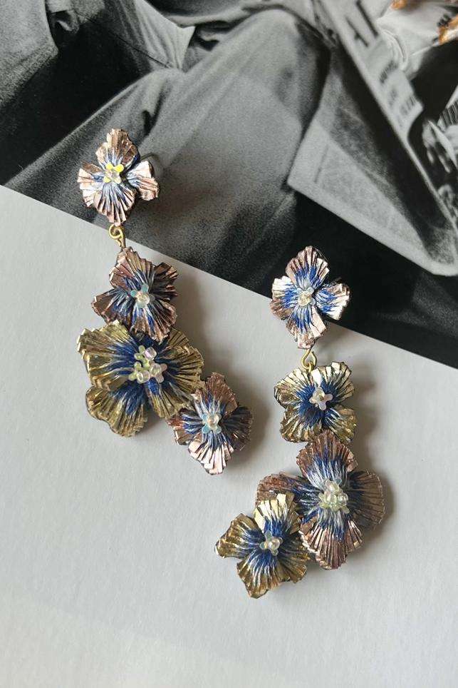 マメ クロゴウチ　Organic motif Glass Earrings f4e07eca2641122b15bccaaebb4530