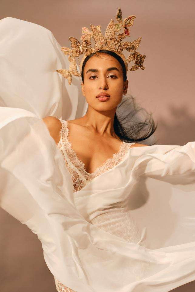 Deepa Gurnani - Buy Designer Earrings, Cuffs, Clutches 