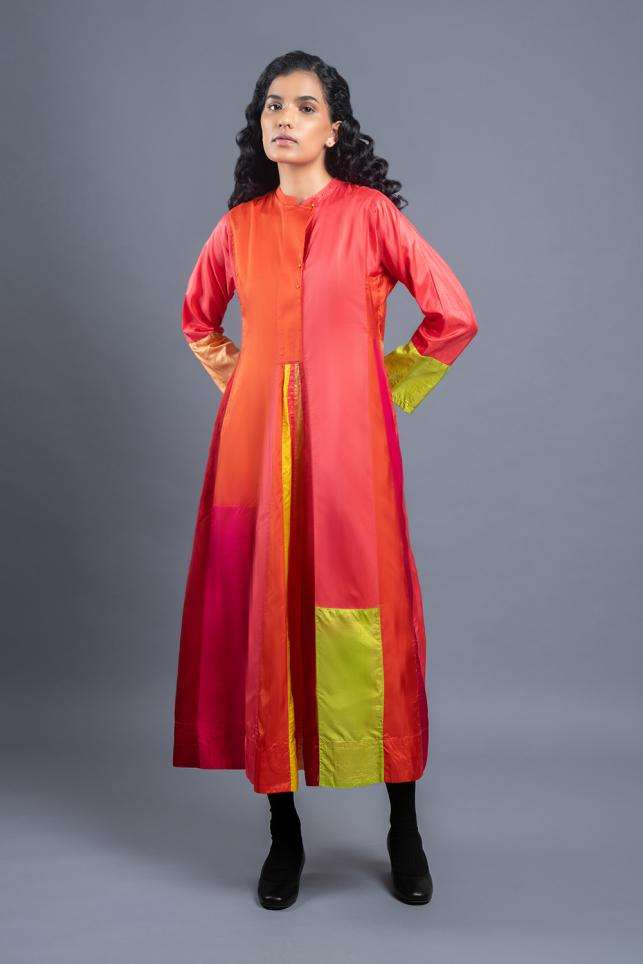 Injiri - Buy Designer Dresses, Tunics, Scarfs, Jackets | Ensemble