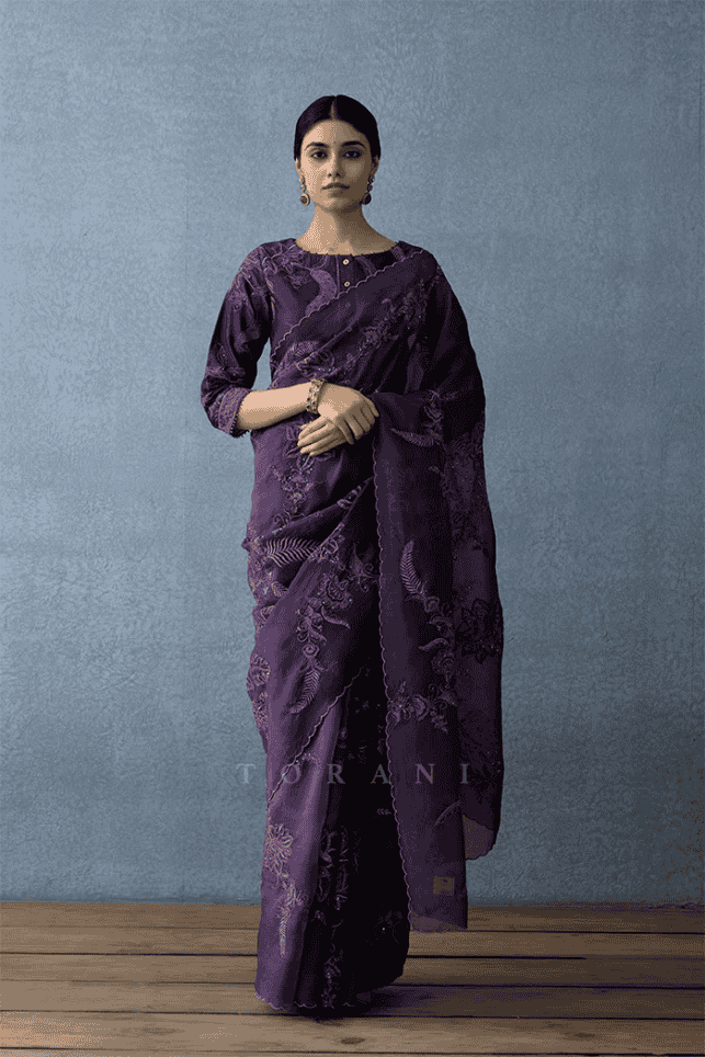 Latest fashion saree design online